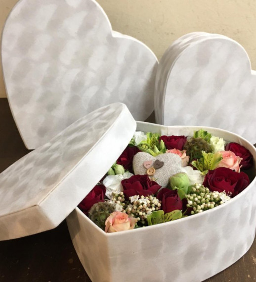 Flowerbox a cuore di velluto