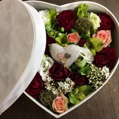 Flowerbox a cuore di velluto